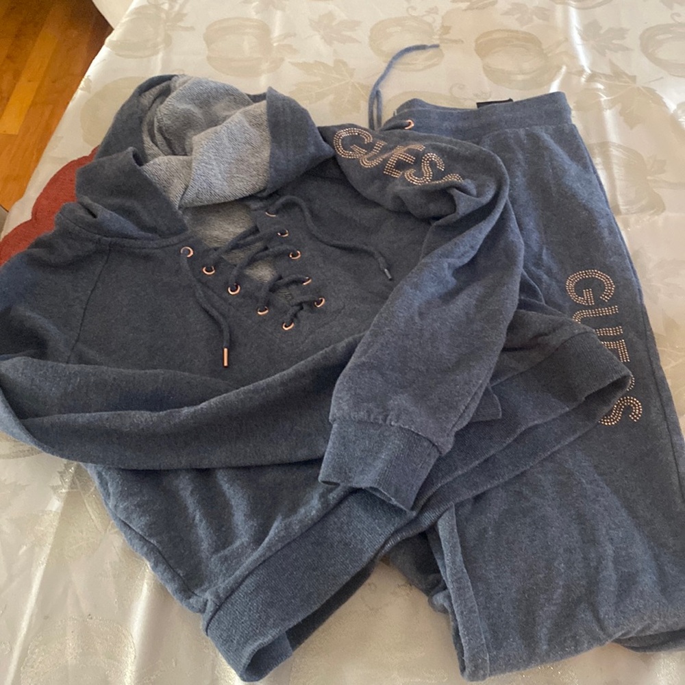 Guess Jogger Set DESIGNER SWEATSUIT GREY WITH GOLD HOODIE PANTS SIZE M L MEDIUM